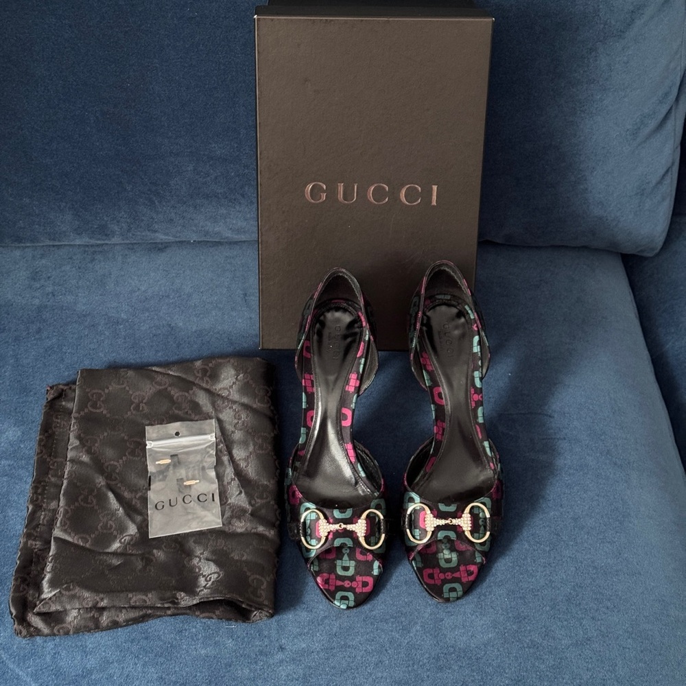 Gucci‎ Stiletto Womens Size
9 1/2B Black Heel Horsebit Peep Toe
Pumps Sandal